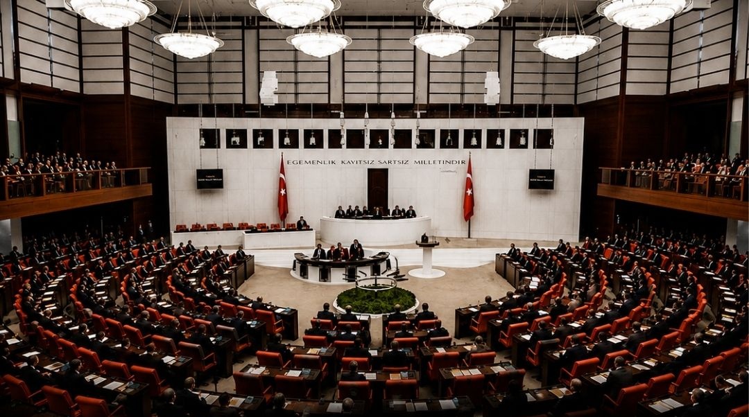 Meclisten Geçti
