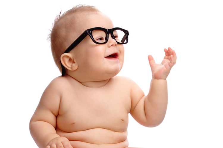 1 Aylık Bebeğin Zeki Olduğu Nasıl Anlaşılır?