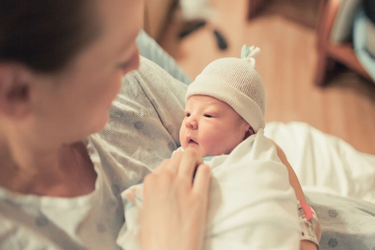 7 aylık bebek günde kaç kere çiş yapar