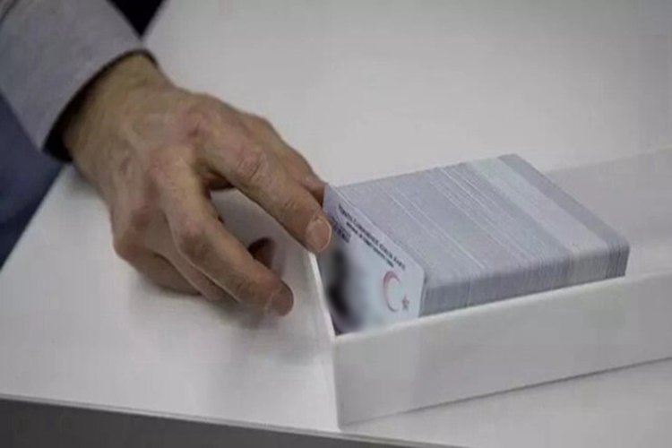 18 Yaş Altı Kimlik Yenileme Nasıl Yapılır?