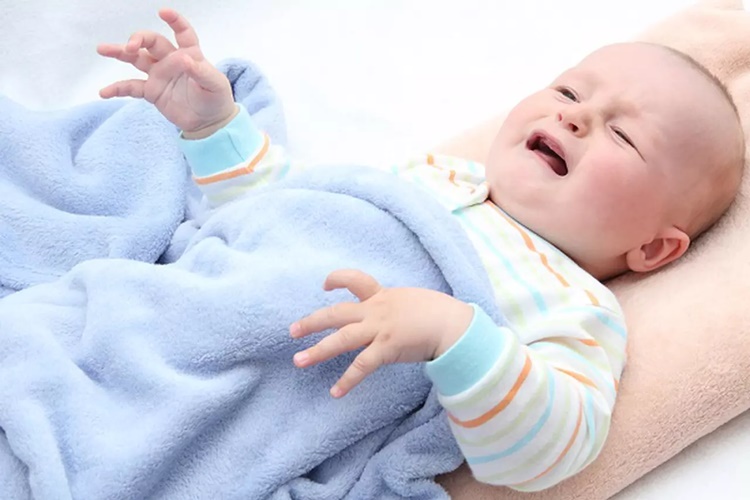 2 Aylık Bebek Neden Öksürür?