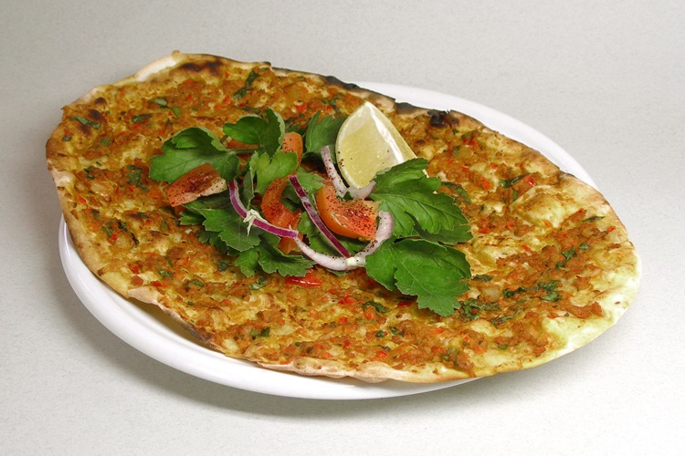 2 Tane Lahmacun Kilo Aldırır Mı?