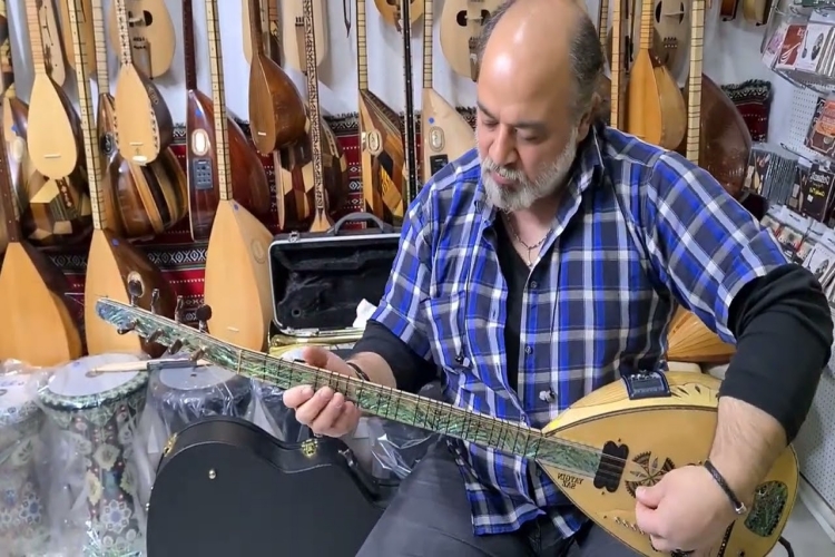 4 Telli Elektro Saz Akordu Nasıl Yapılır?