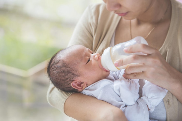 5 Aylık Bebek Kaç Litre Süt İçer?