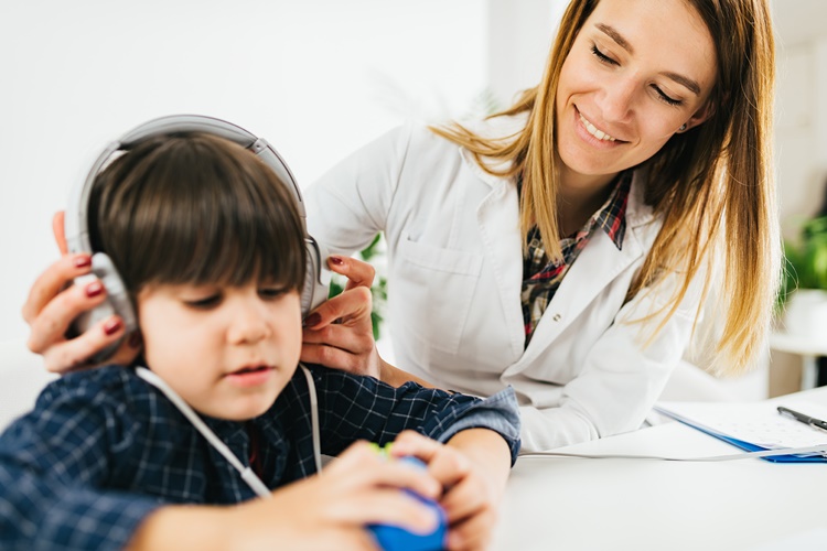 5 Yaşındaki Çocuğa İşitme Testi Nasıl Yapılır?