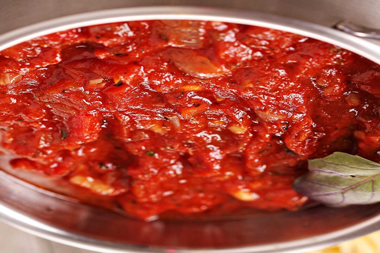 6 Aylık Bebek Salçalı Yemek Yer Mi?