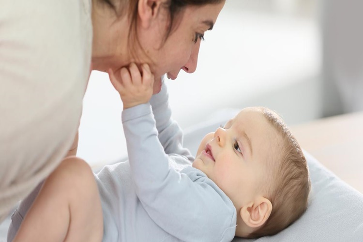 7 Aylık Bebek Kaç Saatte Bir Acıkır?
