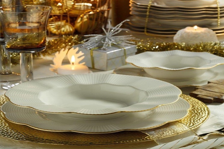 83 Parça Yemek Takımının İçinde Neler Var?