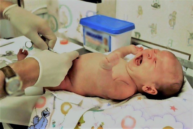 9 Aylık Bebek Sünnet Olur Mu?