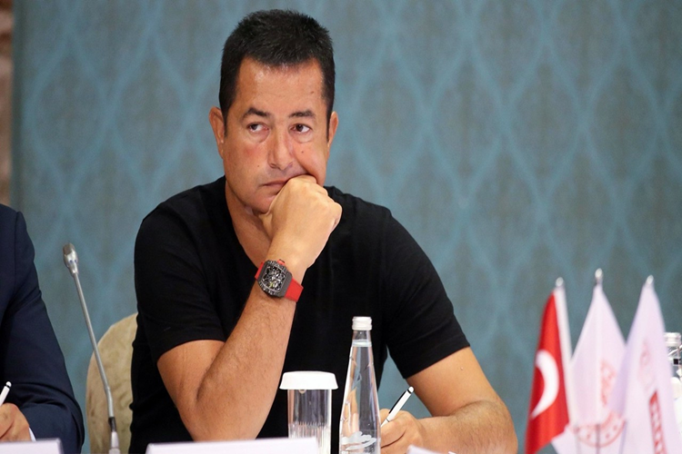 Acun Ilıcalı’nın Burnu Estetik Mi?