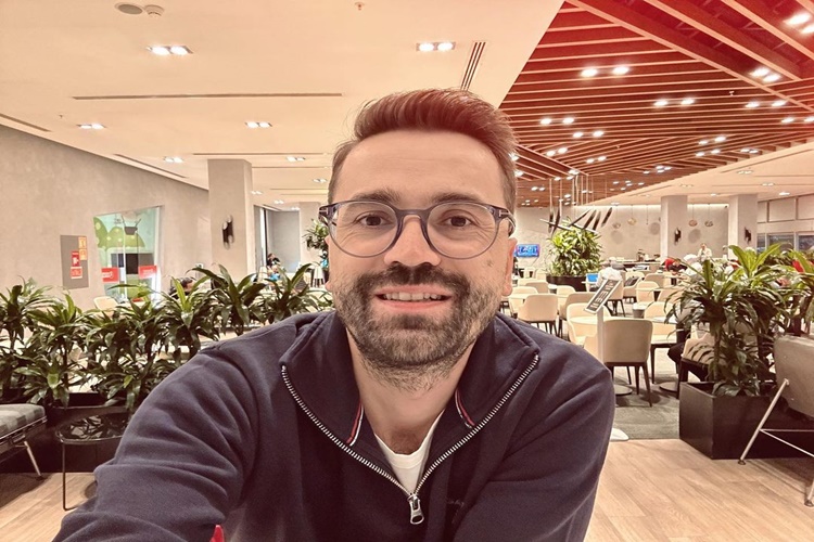 Adem Metan Ne İş Yapıyor?