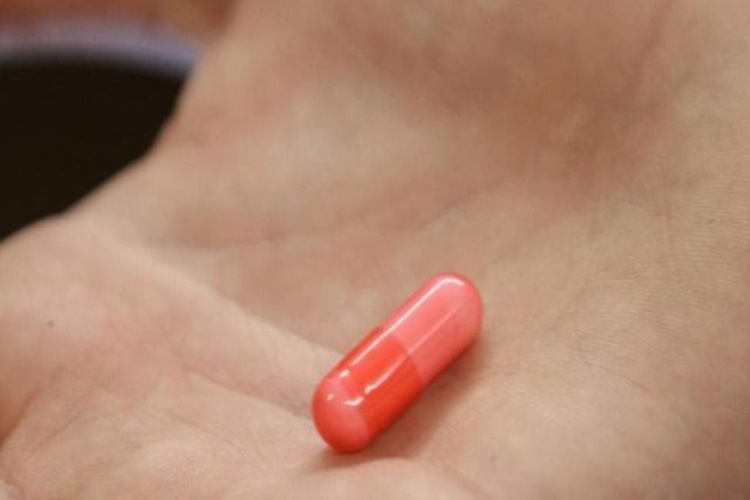 Adet Geciktirici ve Doğum Kontrol Hapı Aynı Mı?