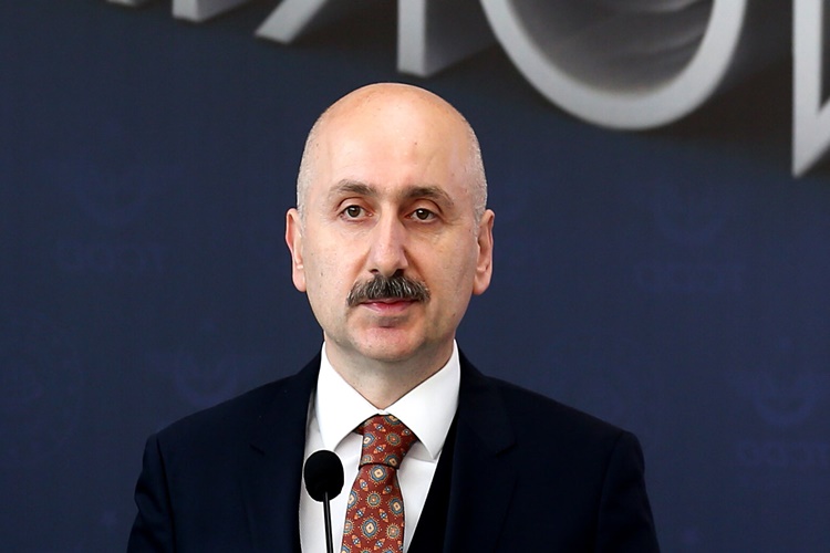 Adil Karaismailoğlu Boyu Kaçtır?