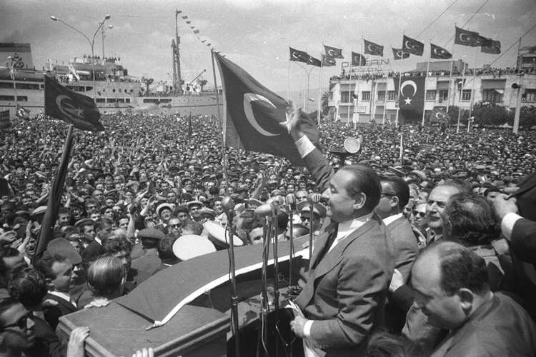 Adnan Menderes Kaç Yılında Başbakan Oldu?