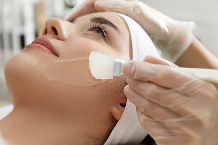 AHA BHA Mı Retinol Mü Daha İyi?