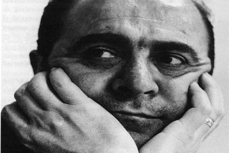 Ahmet Arif Kimdir?