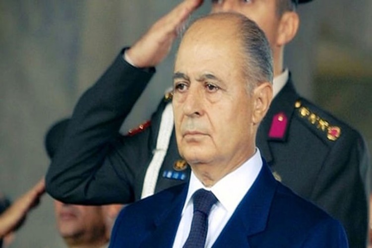 Ahmet Necdet Sezer Hangi Takımlıdır?