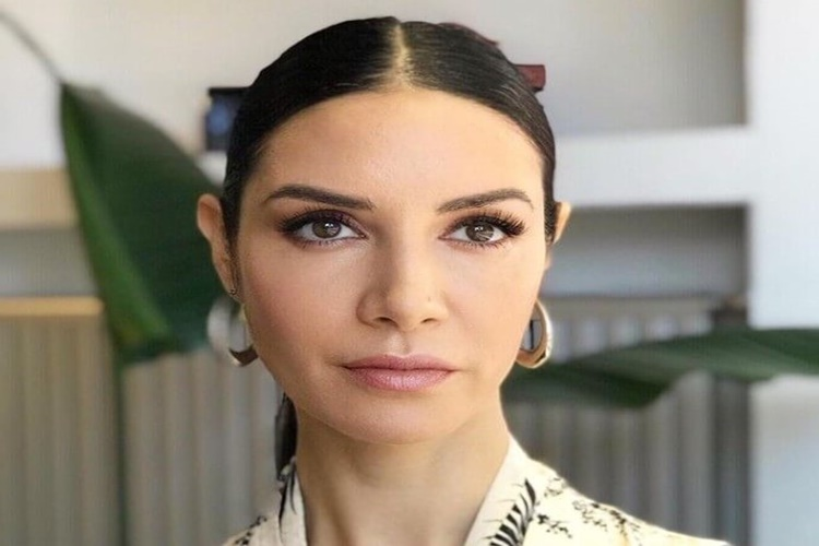 Ahu Yağtu İle Tolga Çevik Kardeş Mi?