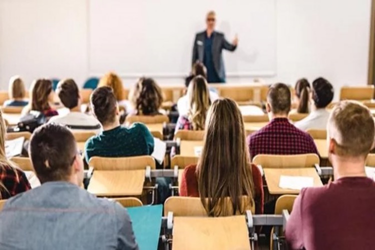 Akademisyenler Ne Kadar Ücret Alıyor?