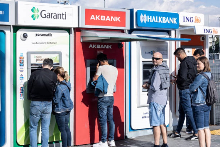 Akbank Cumartesi Açık Mı?
