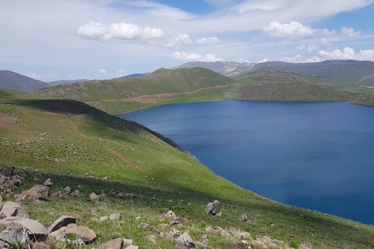 Akdoğan Gölü Nerdedir?