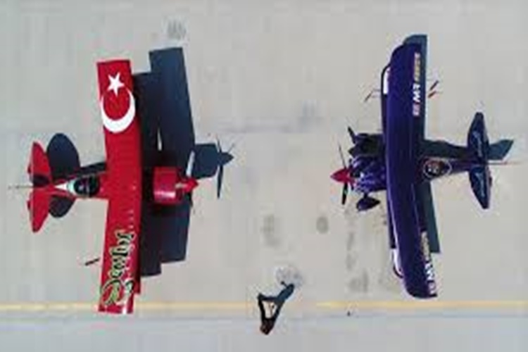 Akrobasi Pilotu Olmak İçin Hangi Okula Gitmek Gerekir?