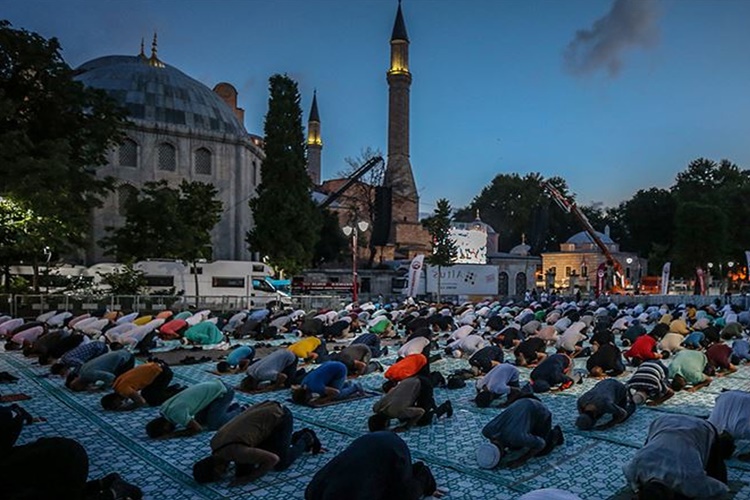 Akşam Namazı Şafi Mezhebine Göre Kaç Rekattır?