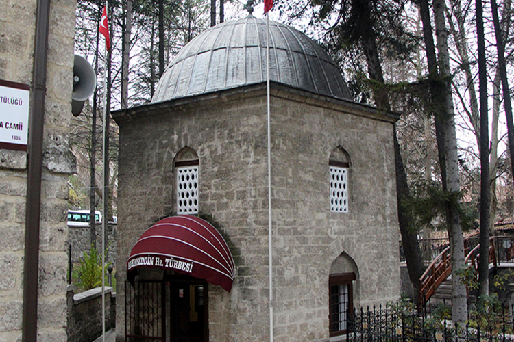 Akşemsemddin Türbesi Nerededir?