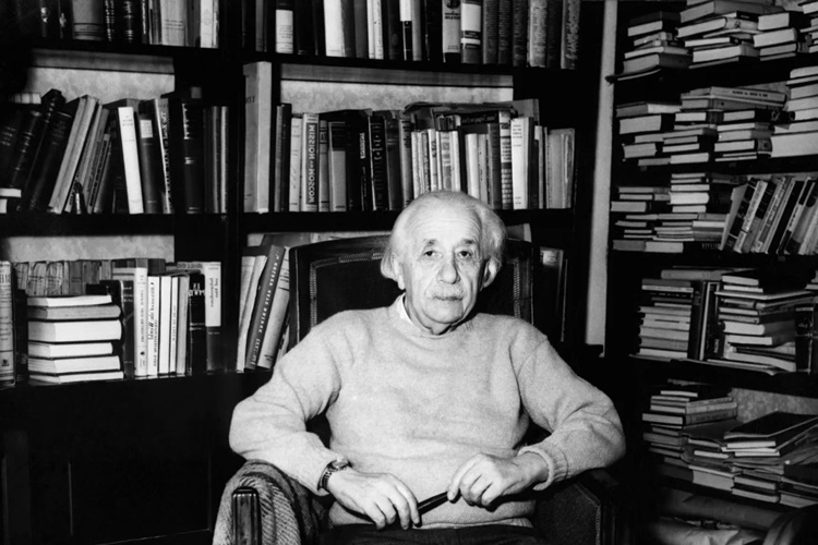 Albert Einstein Kaç Yaşında Öldü?