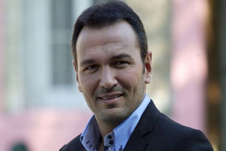 Ali Sunal Kaç Evlilik Yaptı?