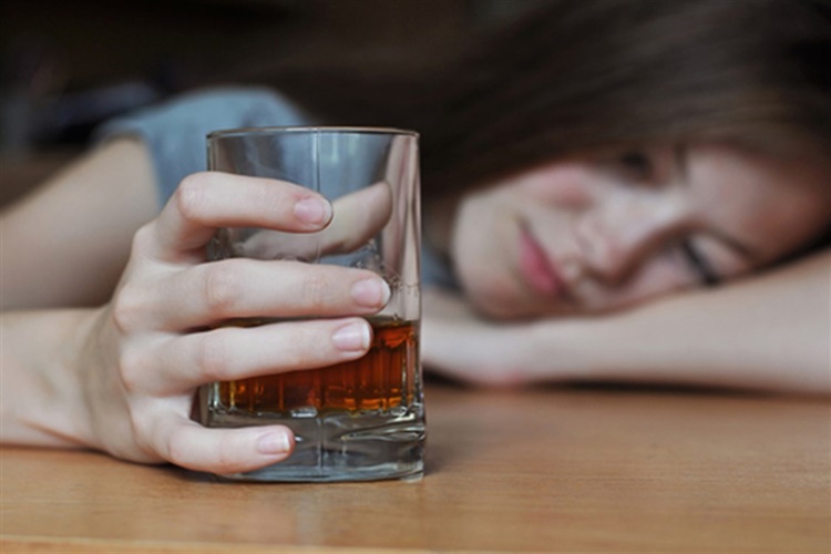 Alkol 40 Gün Vücutta Kalır Mı?