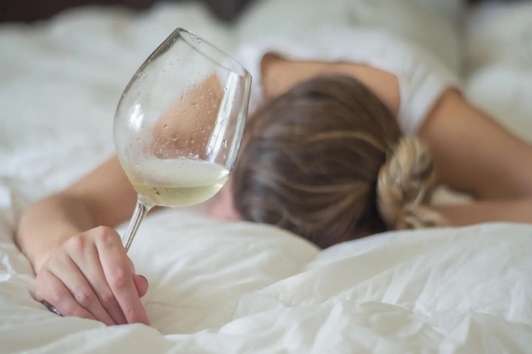 Alkol Baş Ağrısı Yapar Mı?