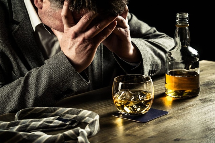 Alkol Kişiliği Değiştirir Mi?