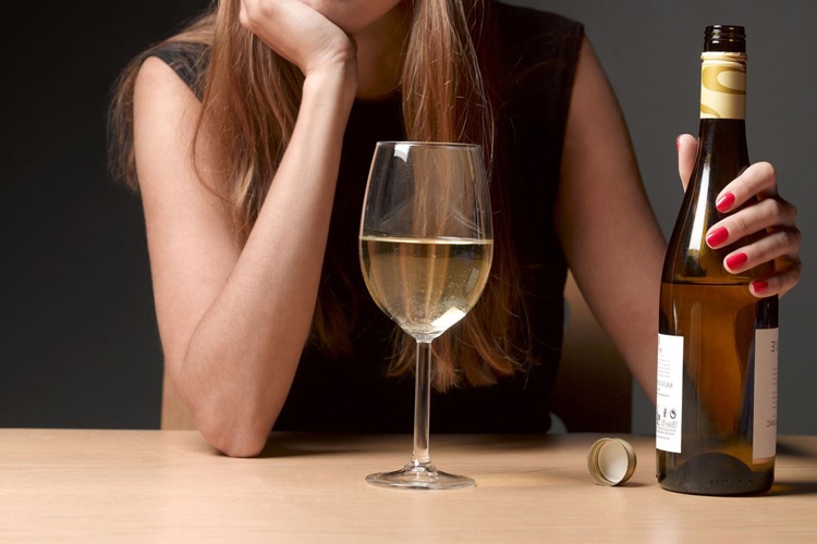 Alkol Kullananların En Belirgin Özelliği Nedir?