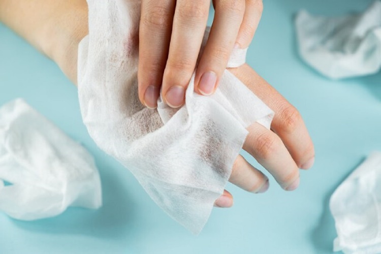 Alkol Ve Paraben İçermeyen Islak Mendiller Hangileridir?