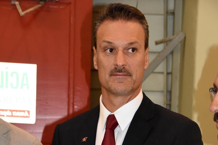 Alpay Özalan Aslen Nereli? 