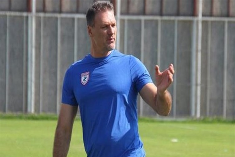 Alpay Özalan Eşi Kimdir?