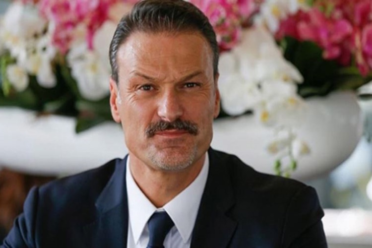 Alpay Özalan Kaç Çocuğu Var? 