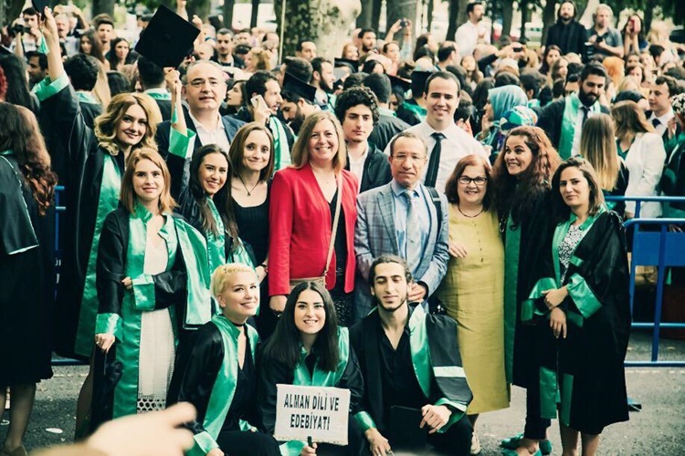 Amerikan Kültürü ve Edebiyatı Bölümü Mezunları Ne İş Yapar?