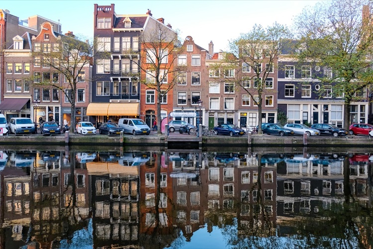 Amsterdam Nasıl Bir Yer?