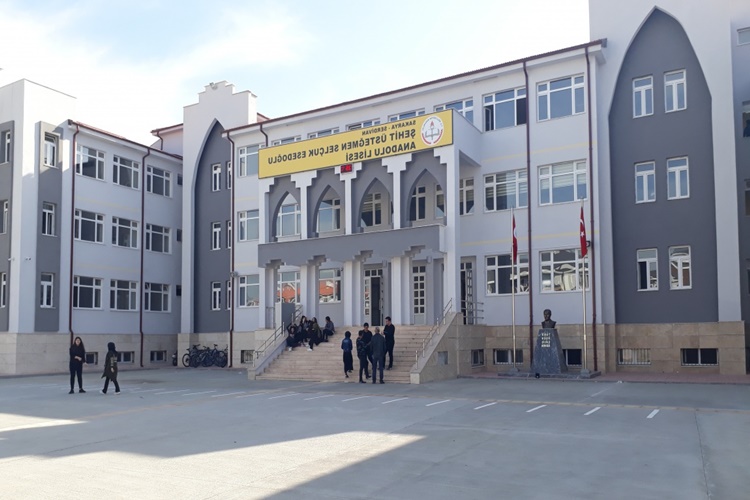 Anadolu Liseleri Hakkında Merak Edilen Bilgiler