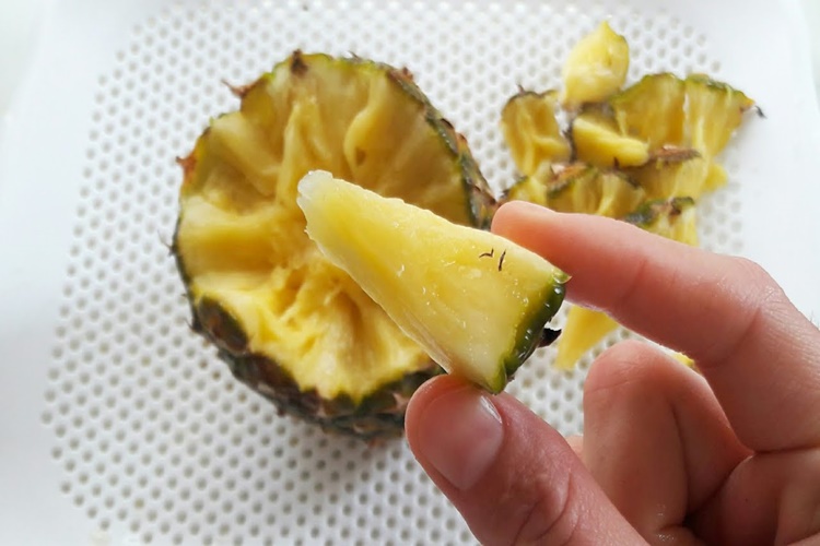 Ananas Nasıl Kesilir?