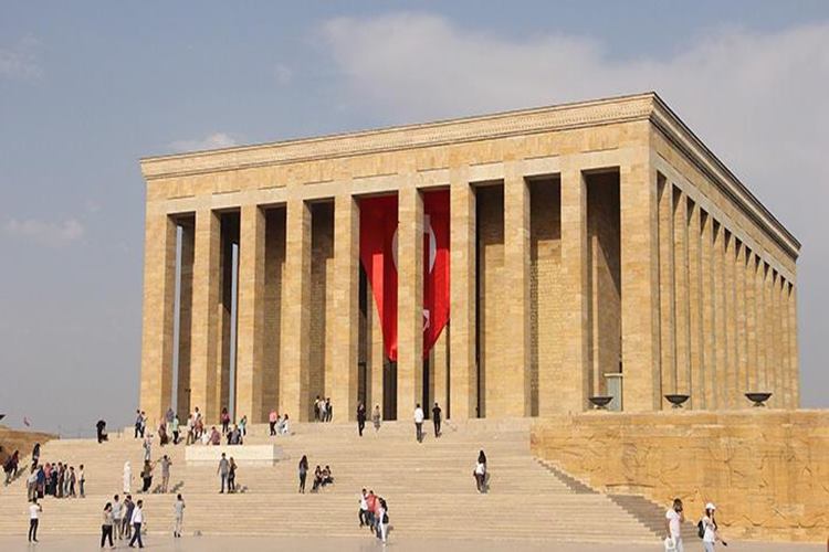 Anıtkabir Hafta Sonu Ziyaret Saatleri Nedir? 