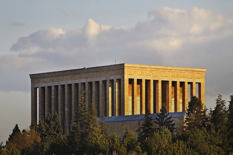 Ankara Esenboğa Havalimanından Anıtkabir’e Nasıl Gidilir?