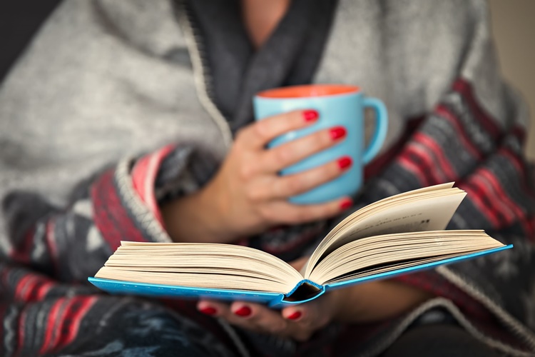 Anne Karnındaki Bebeğe Kitap Okumak Faydalı Mı?