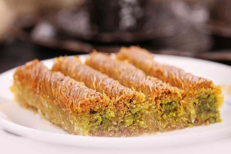 Antep Fıstıklı Kadayıf Sarması Nasıl Yapılır?