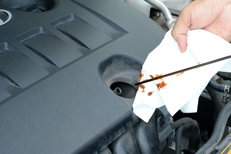  Araba Motor Yağı Neden Siyahlaşır?