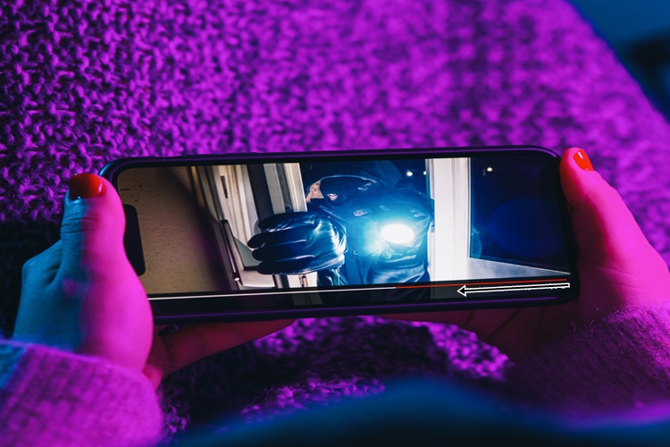 Arabaya Nasıl Telefon Bağlanır?