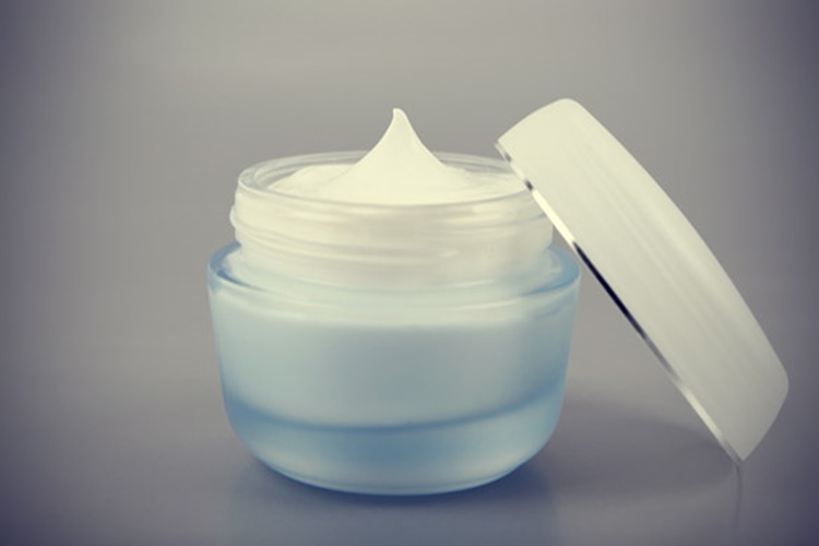 Arap Kızı Kremi Genital Bölgeye Sürülür Mü?