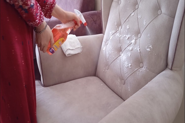 Arap Sabunu İle Koltuk Silinir Mi?